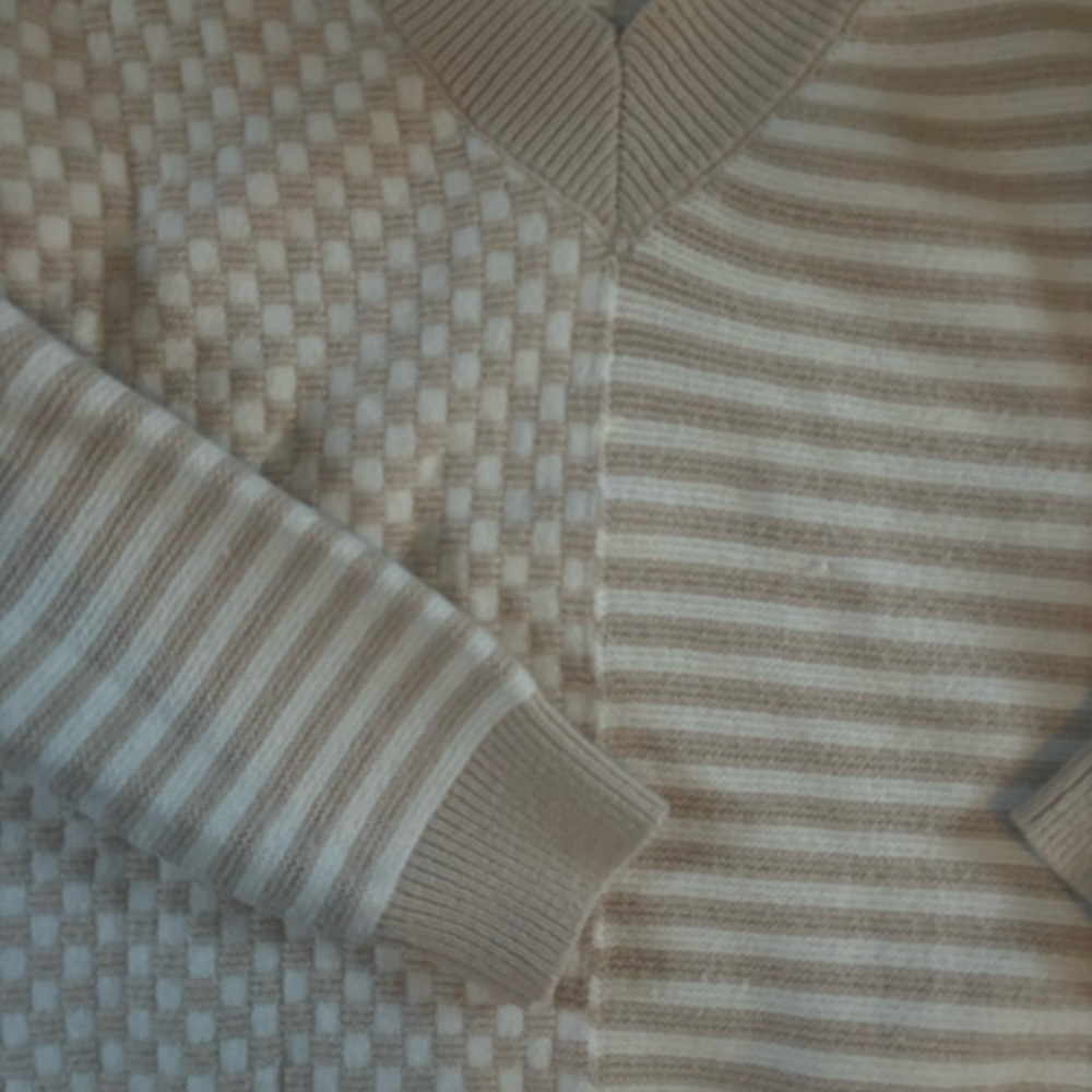 Patterned Sweater - Picture 2 of 2
